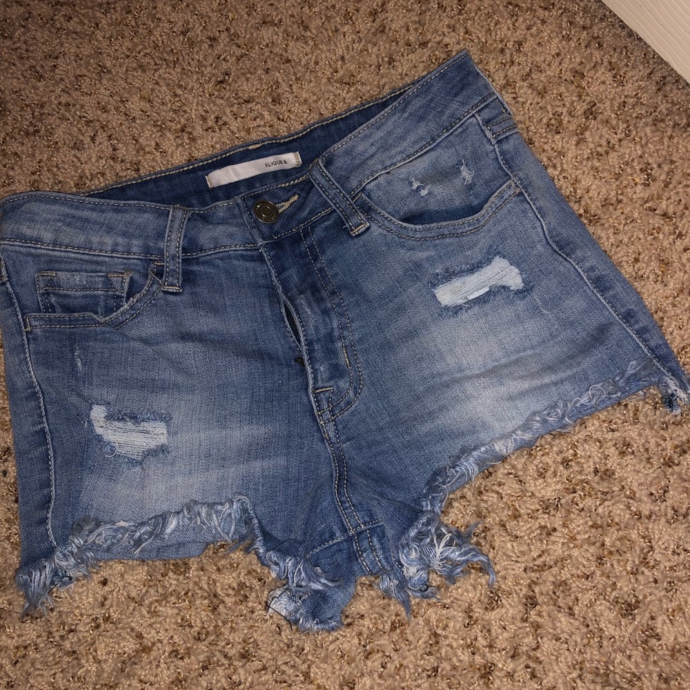 Cutoff denim shorts